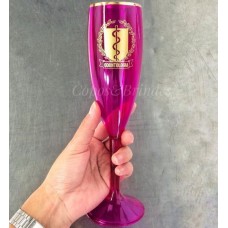 taça com borda dourada